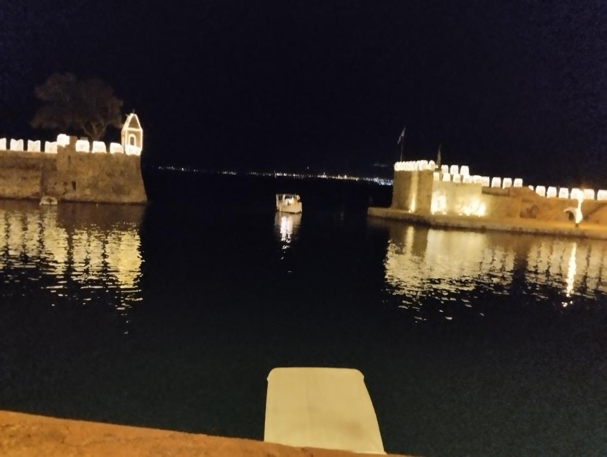 Apartamento Πέτρινο Στη Θάλασσα Nafpaktos Exterior foto
