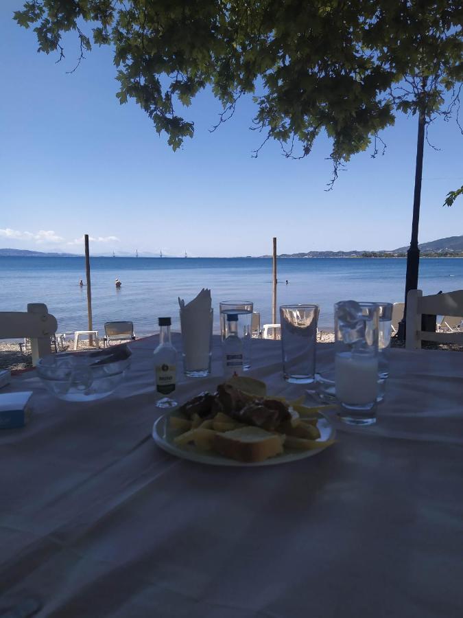 Apartamento Πέτρινο Στη Θάλασσα Nafpaktos Exterior foto
